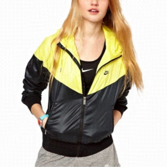 Nike Windrunner Zip Up Hooded Jacket in Yellow and Black Size Large - Picture 1 of 15